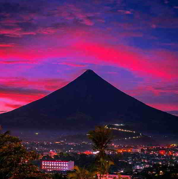 Mayon Volcano ,Albay,Philippines